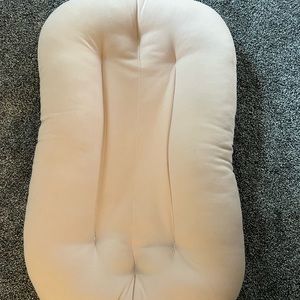 Snuggle me organic infant lounger